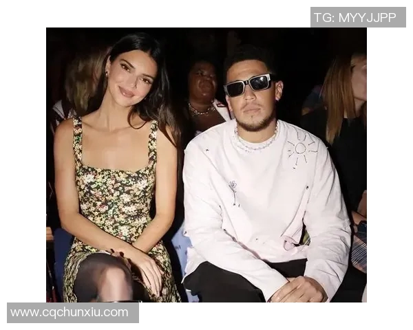 足球明星与妻子携手共度甜蜜时光展现幸福生活的点滴瞬间